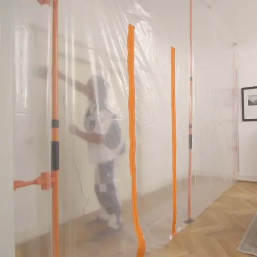 HEYLO HEYWALL aufgebaute Staubschutzwand